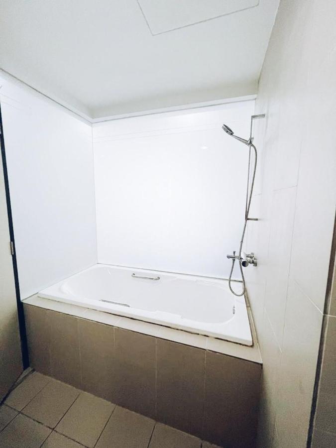 Connected Train 3 Bedrooms - Above Klgateway Mall 14 クアラルンプール エクステリア 写真