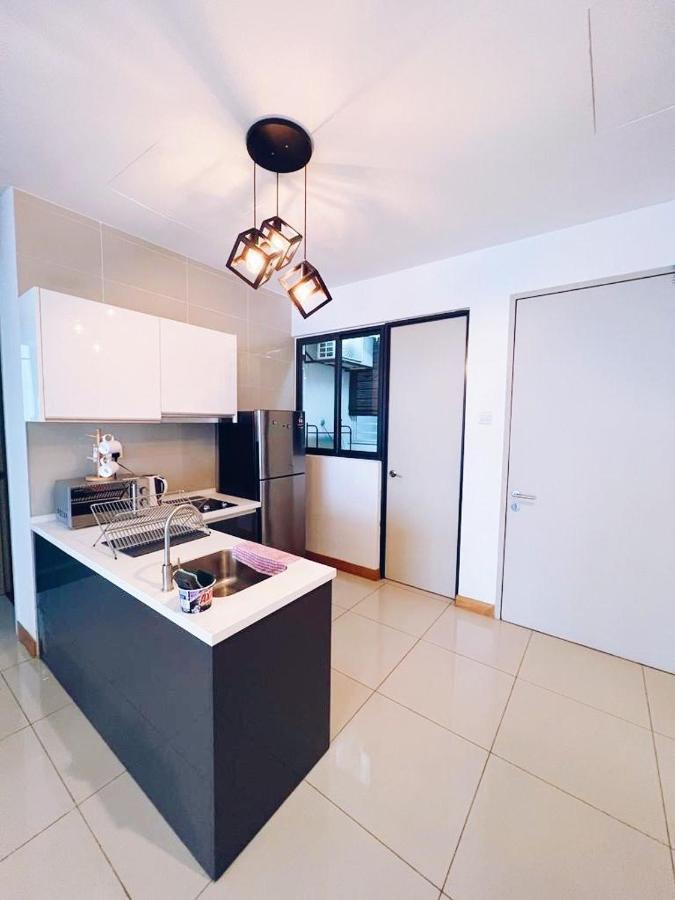 Connected Train 3 Bedrooms - Above Klgateway Mall 14 クアラルンプール エクステリア 写真