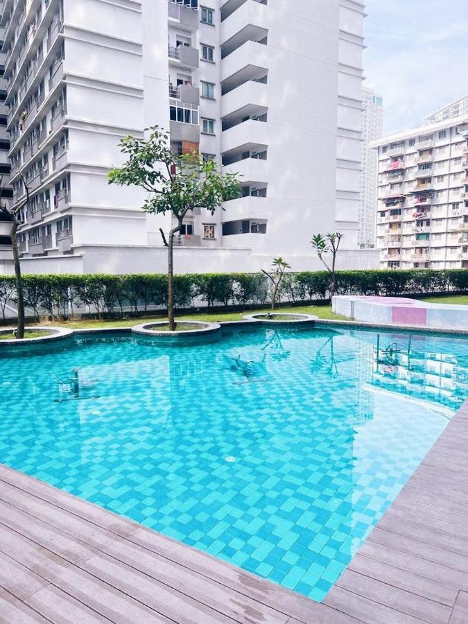 Connected Train 3 Bedrooms - Above Klgateway Mall 14 クアラルンプール エクステリア 写真