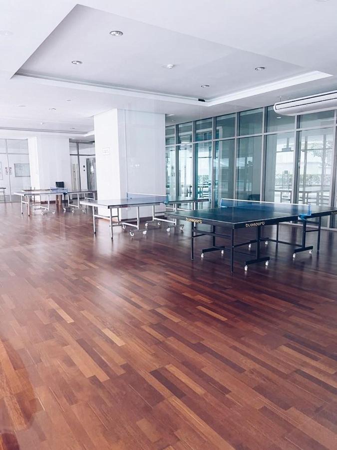 Connected Train 3 Bedrooms - Above Klgateway Mall 14 クアラルンプール エクステリア 写真