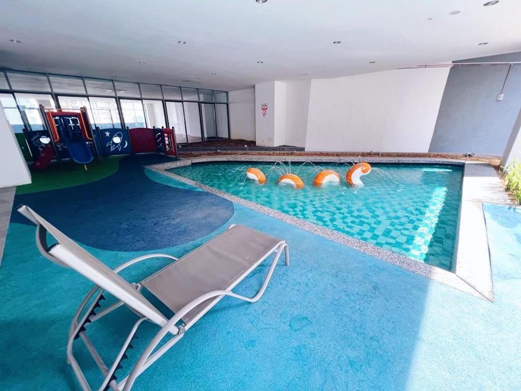 Connected Train 3 Bedrooms - Above Klgateway Mall 14 クアラルンプール エクステリア 写真