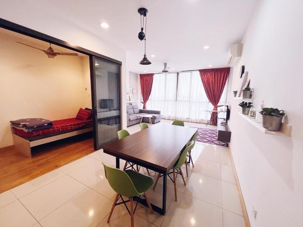 Connected Train 3 Bedrooms - Above Klgateway Mall 14 クアラルンプール エクステリア 写真